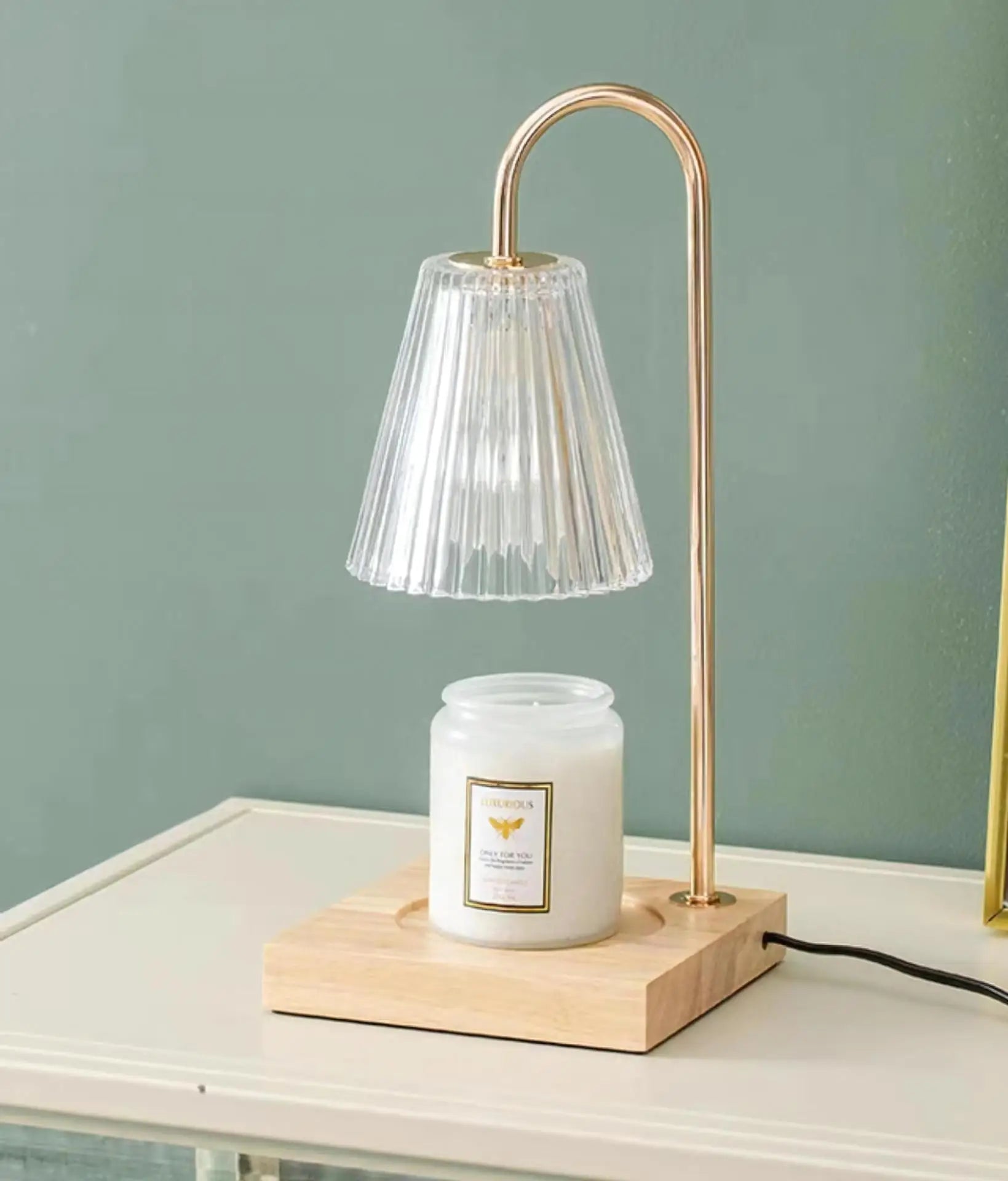 Elevate Your Home Ambiance with a Modern Candle Warmer Lamp