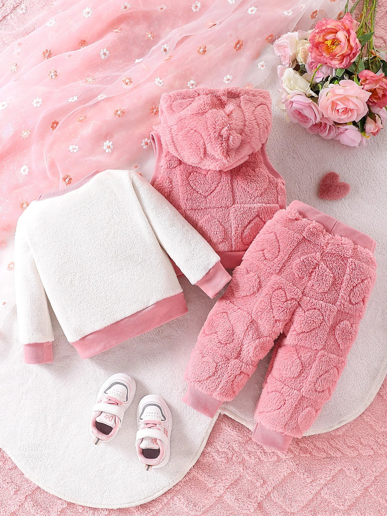 Three piece set of fashionable and casual jacquard love plush hooded vest and love plush top and pants set for baby girls