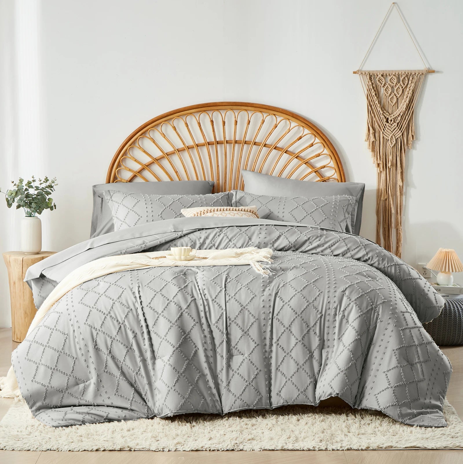 Tufted Boho Comforter Set - Farmhouse Shabby Chic Embroidery Bed Set, Soft Jacquard Comforter, Queen, King